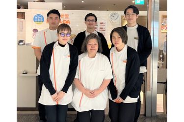 株式会社ファクトリージャパングループ/【笑顔で話せることが武器になる】未経験OKの整体セラピスト/完全週休2日/名古屋市中区/栄セントラルパ—ク店